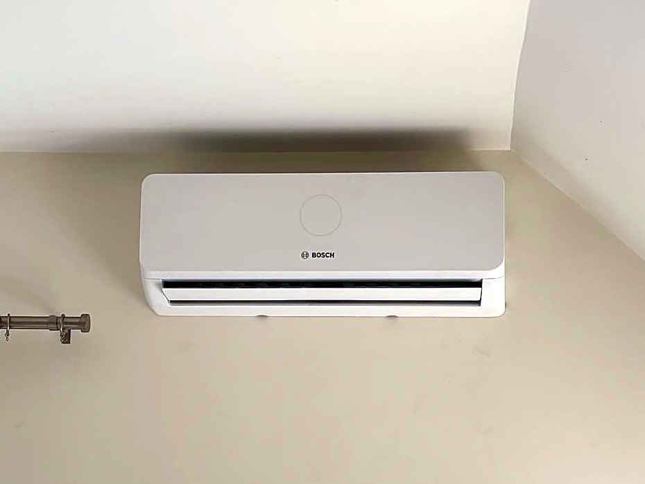 Bosch wall-mounted air conditioning indoor unit installed by A.C. Wilgar